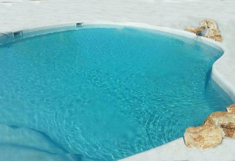 스탠다드 트리플 룸 풀장 전망, B&b Villa Giorgia