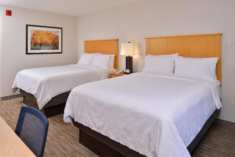Номер Стандарт Трехместный, Ibis Budget Tarbes