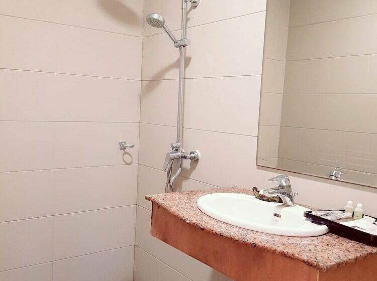 Deluxe Room, Manisanda