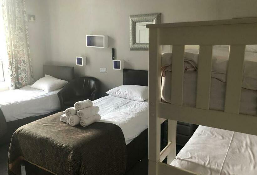 Номер Стандарт Трехместный, Citihouse Aberdeen West End