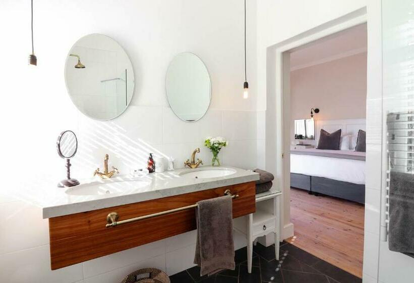 Семейный Номер, Whispering Oaks Guest House