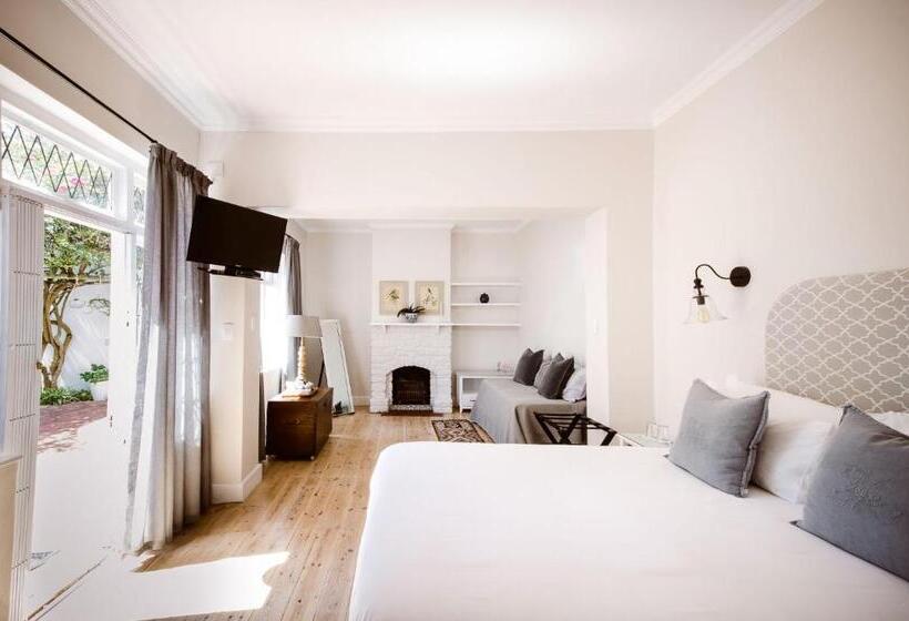 Номер Стандарт, Whispering Oaks Guest House