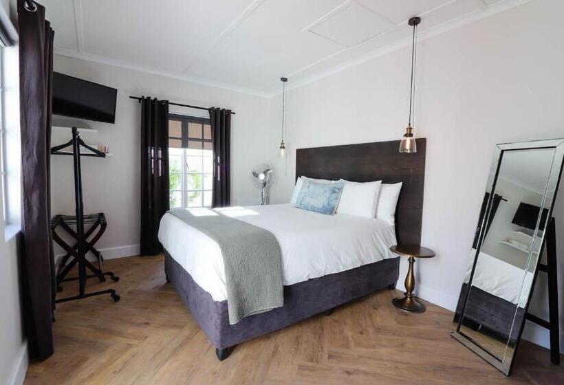 Номер Стандарт, Whispering Oaks Guest House