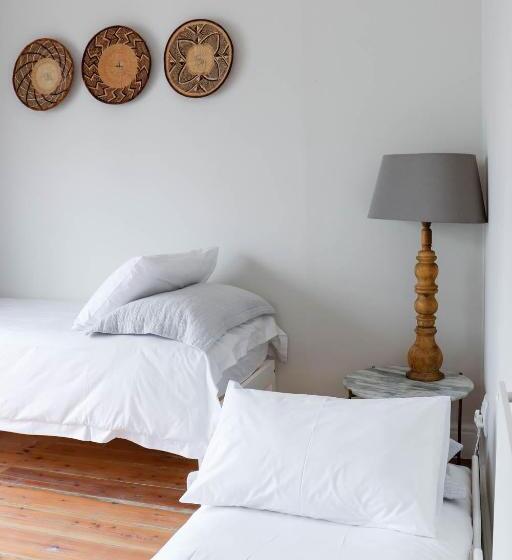 Семейный Номер, Whispering Oaks Guest House