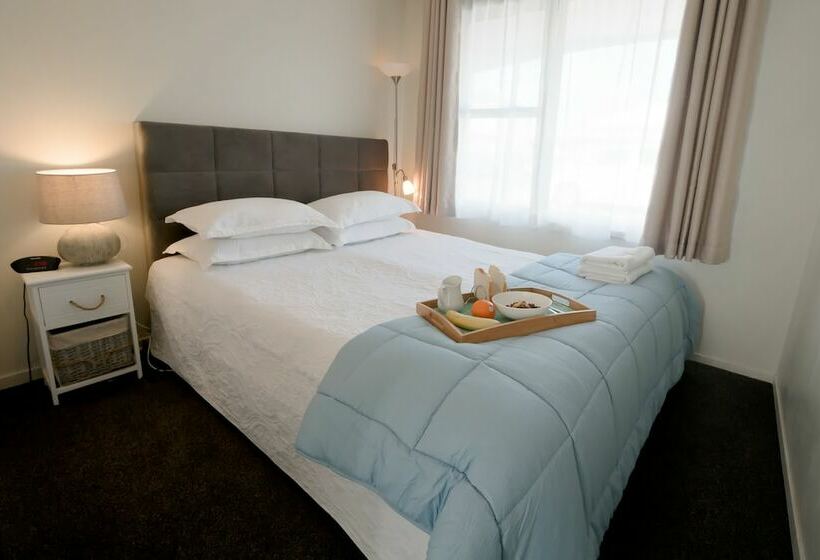 Апартаменты 1 Спальня, Coachman Motel