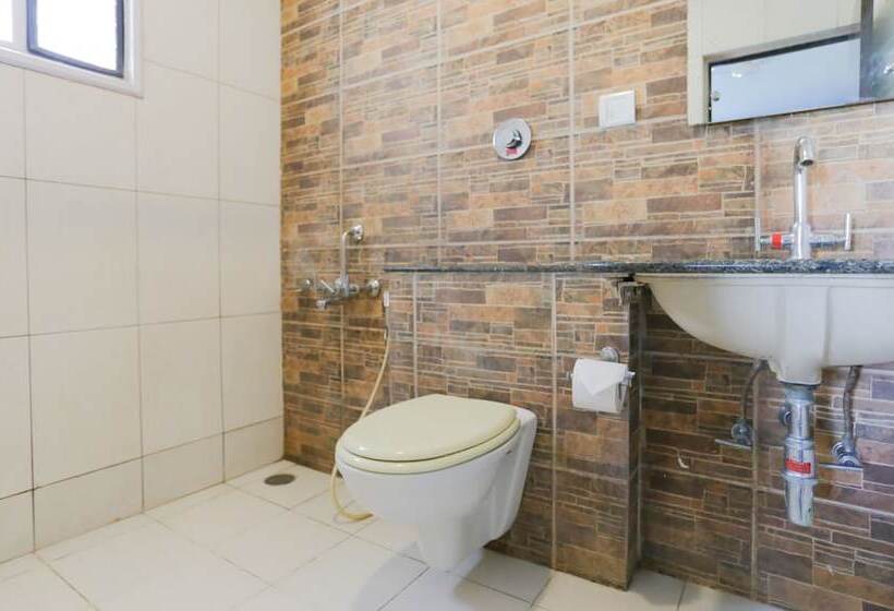 Номер Deluxe, Treebo Trip Cynosure Suites