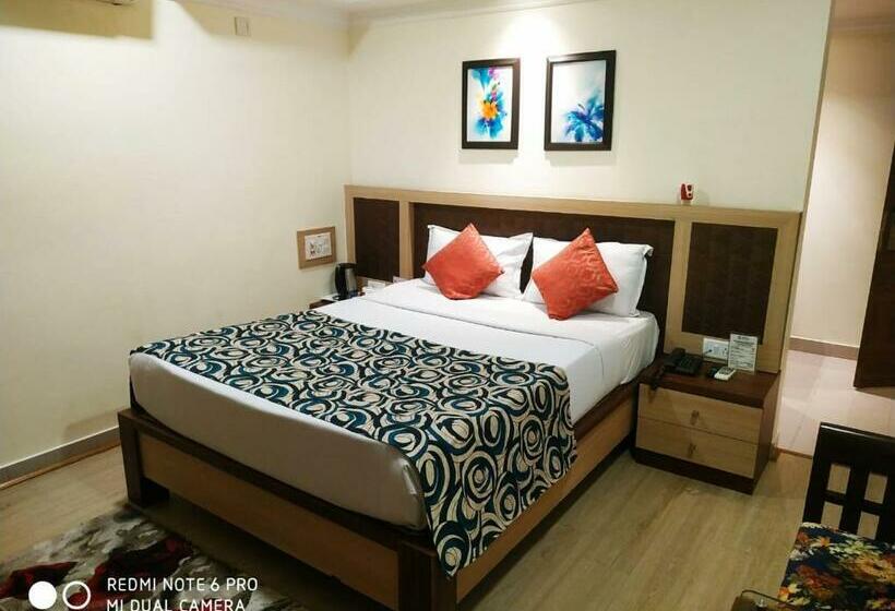 Quarto Deluxe, Pushpak