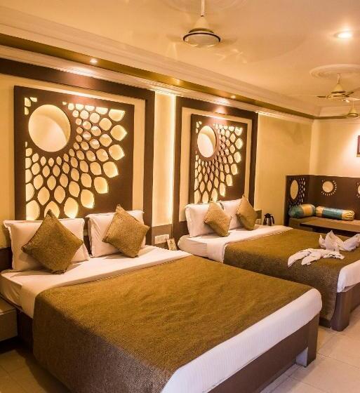 Quarto Familiar, Pushpak