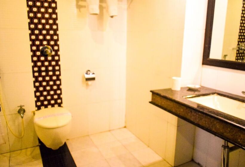 Quarto Executivo, Pushpak