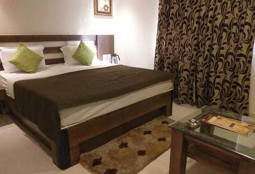 Quarto Executivo, Pushpak