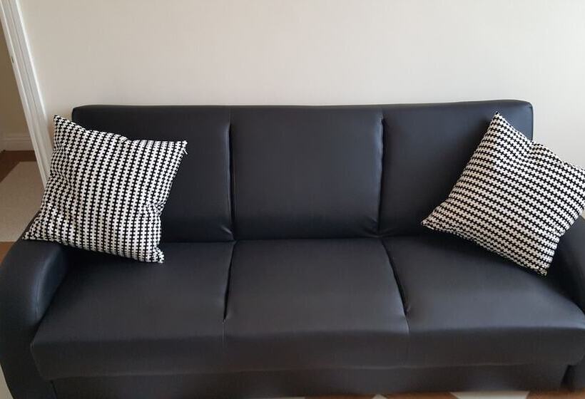 침실 3개 아파트, The Apartment Company