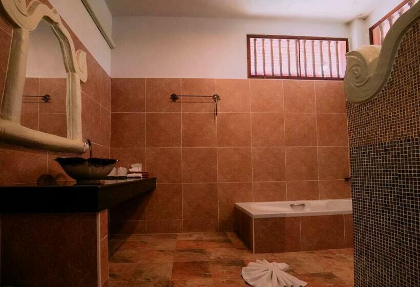 سوییت خانوادگی, Sasidara Resort Nan