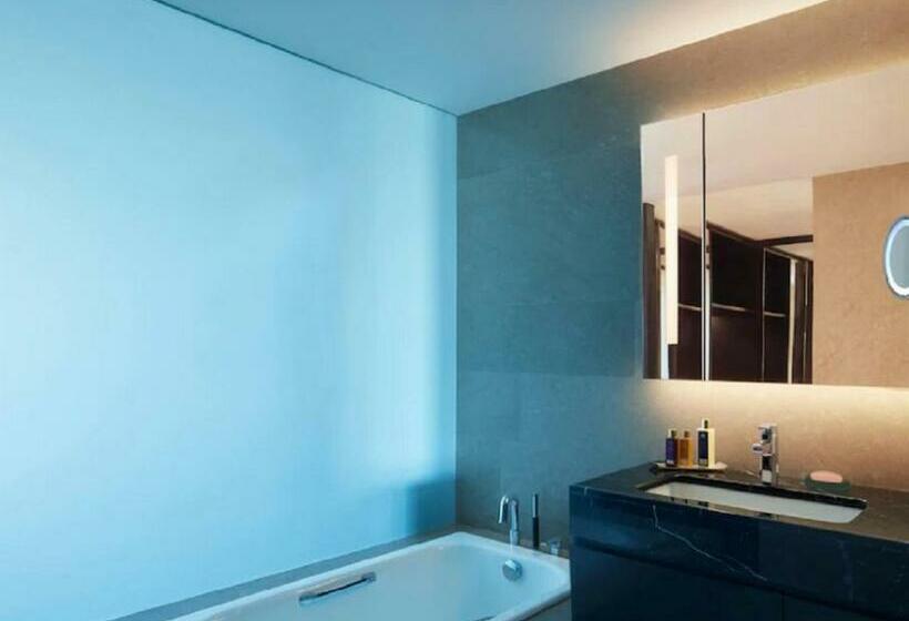 带山景的复式房间, Vivanta Guwahati