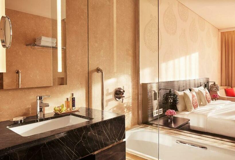带城市景观的高级房间, Vivanta Guwahati