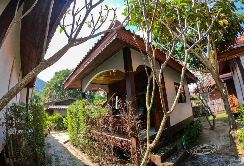 디럭스 방갈로, Pen S Bungalow Koh Phangan
