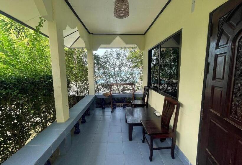 패밀리 방갈로, Pen S Bungalow Koh Phangan