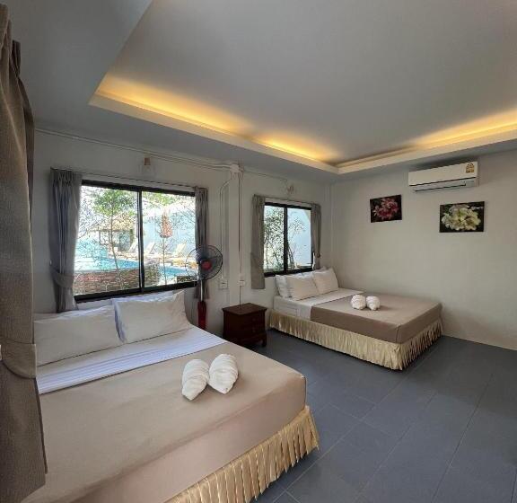패밀리 방갈로, Pen S Bungalow Koh Phangan