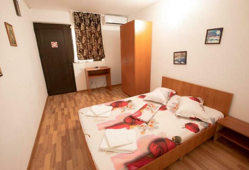 اتاق استاندارد با چشم‌انداز دریاچه, Casa Camelia