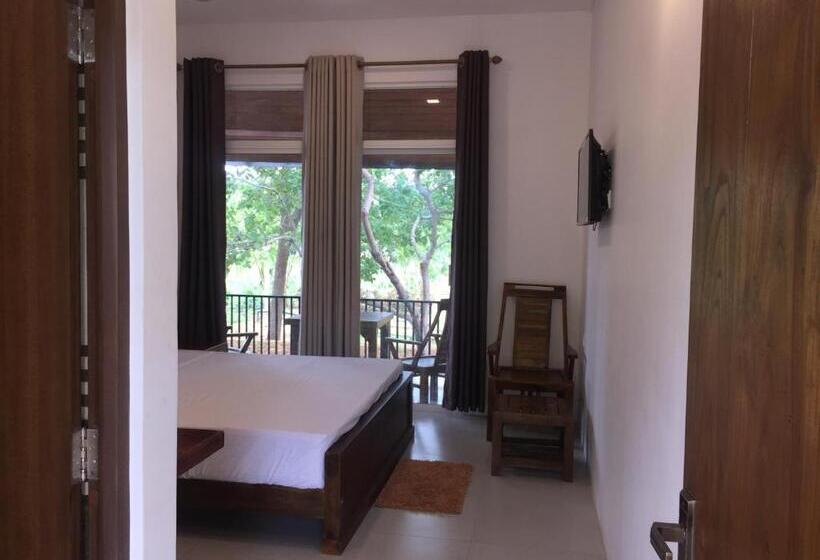 Quarto Estandar, Saffron Lake Yala