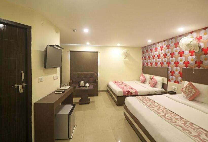 اتاق سوپریور خانوادگی, Kelvish Hotel Delhi Igi Airport
