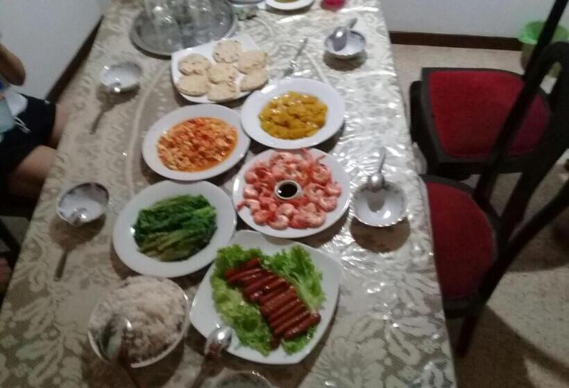 Quarto Triplo Estandar com Sacada, Galle Rest Home