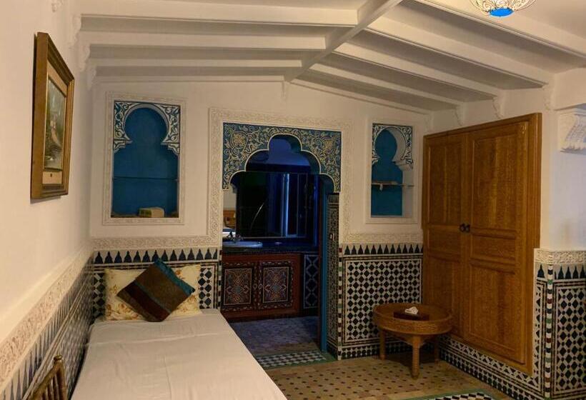 デラックスルーム, Malabata Guest House