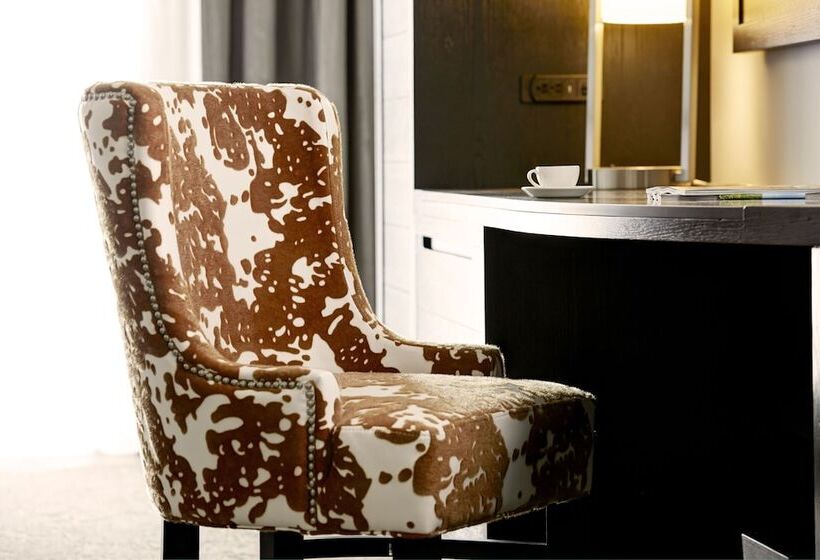 جناح مزوَّد بشرفة, Archer Hotel Austin