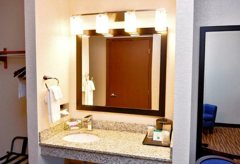 Стандартный Номер Кровать Кинг, Cobblestone Inn & Suites  Monticello