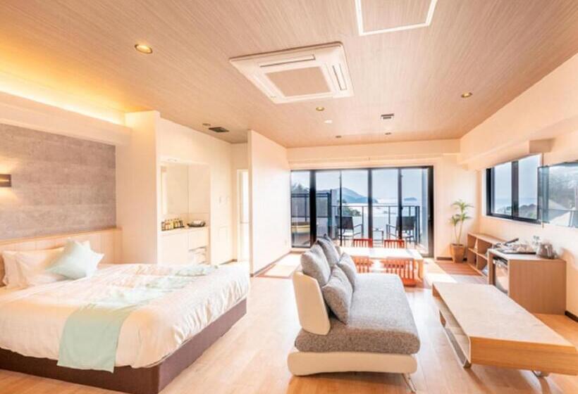Люкс Superior Вид на Море, Livemax Resort Miyahama Ocean View