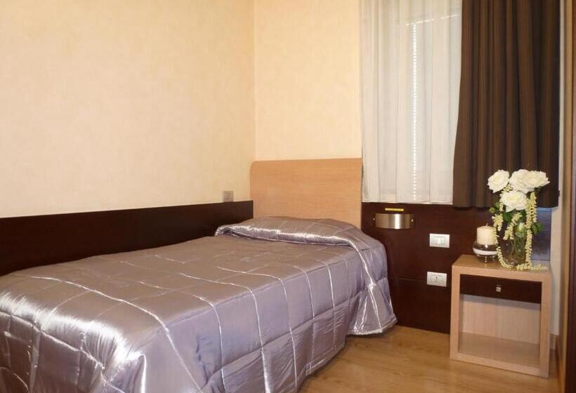 Номер Стандарт Индивидуальный, Eh Suites Rome Airport Euro House Hotels