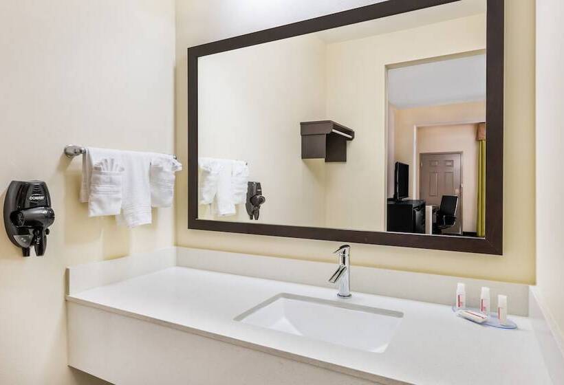 Номер Deluxe, Days Inn & Suites By Wyndham Katy
