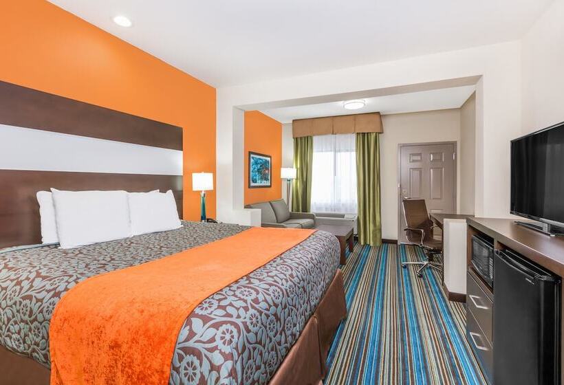 Номер Deluxe, Days Inn & Suites By Wyndham Katy