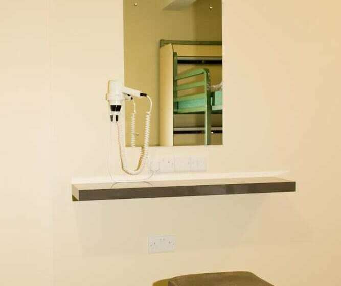 공동 객실, The Savoy Hostel