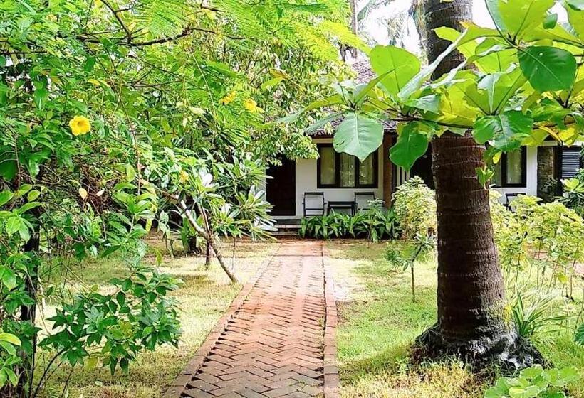 Superior bungalow garden view, Emerald Sea Resort