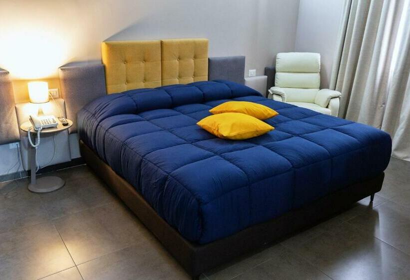 Quarto Deluxe, Eubea