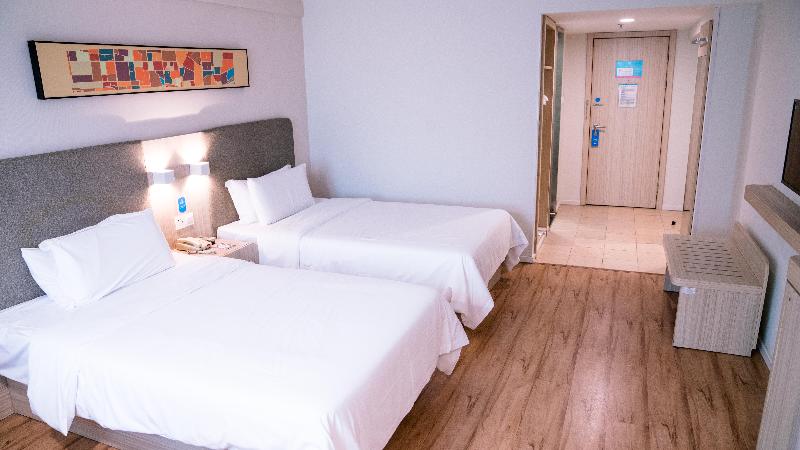 Номер Стандарт, Hanting  Nanchang Bayi Square Fuzhou Road