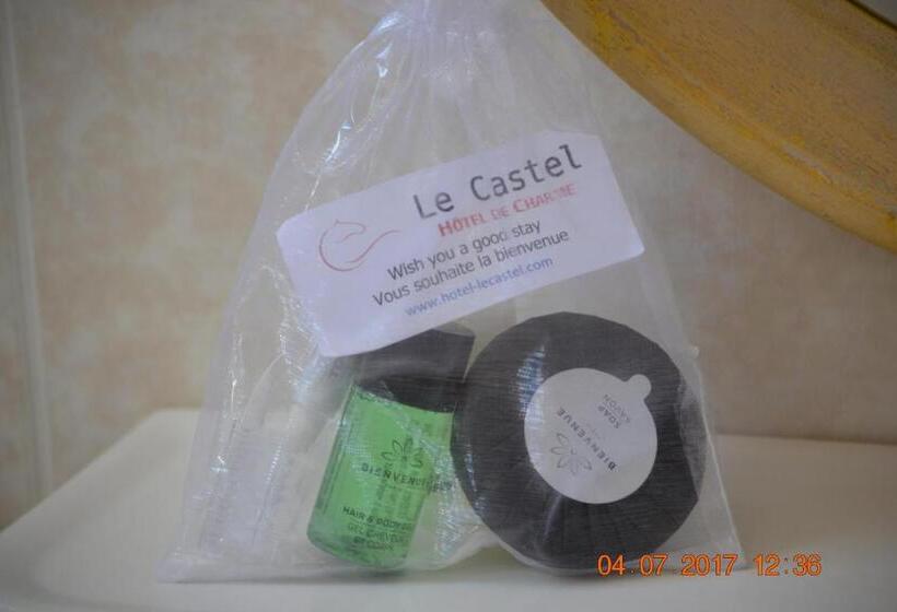 标准三人间, Le Castel