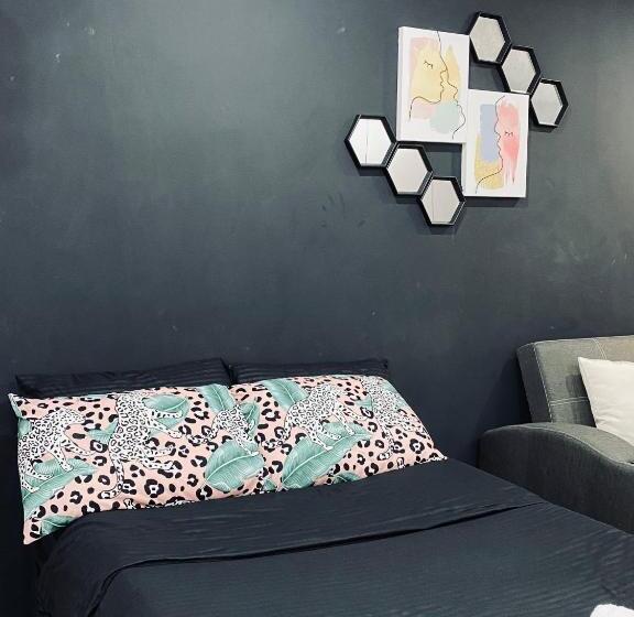 استودیوی استاندارد, Akc Airbnb