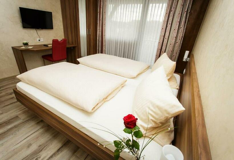 Номер Стандарт, Bayrischer Hof