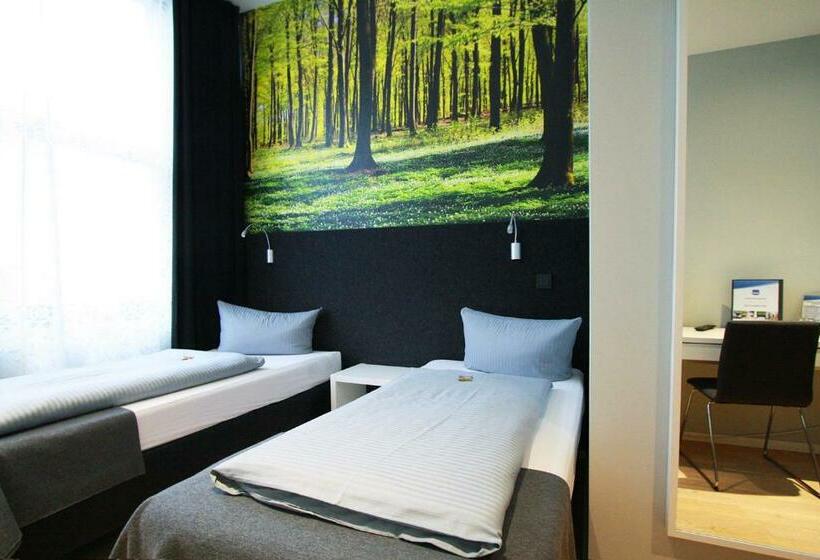 Номер Стандарт, Novitel Hotel Kirchheim   München Messe