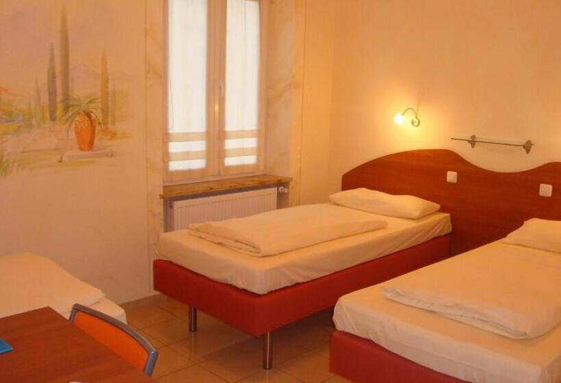 Номер Стандарт Трехместный, Stadthotel Passau