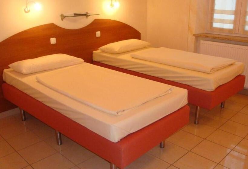 Четырехместный Номер Стандарт, Stadthotel Passau