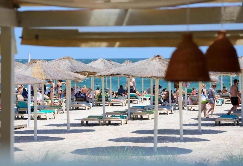 آپارتمان 1 خوابه با تراس, Casa Del Mar 2