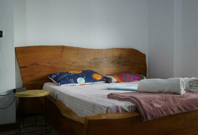 디럭스 룸, Divina Hostel