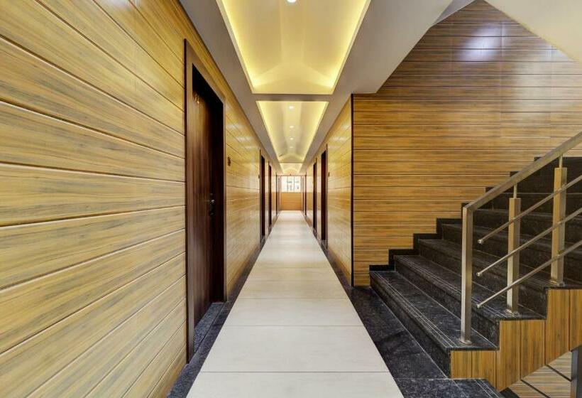 Номер Deluxe, Fabhotel Grand Inn I   Ttc Industrial Area, Dighe
