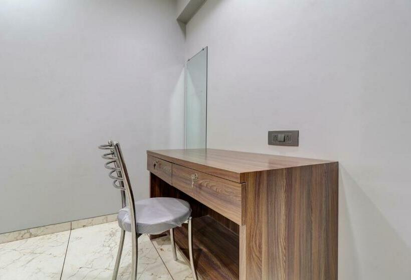Номер Deluxe, Fabhotel Grand Inn I   Ttc Industrial Area, Dighe