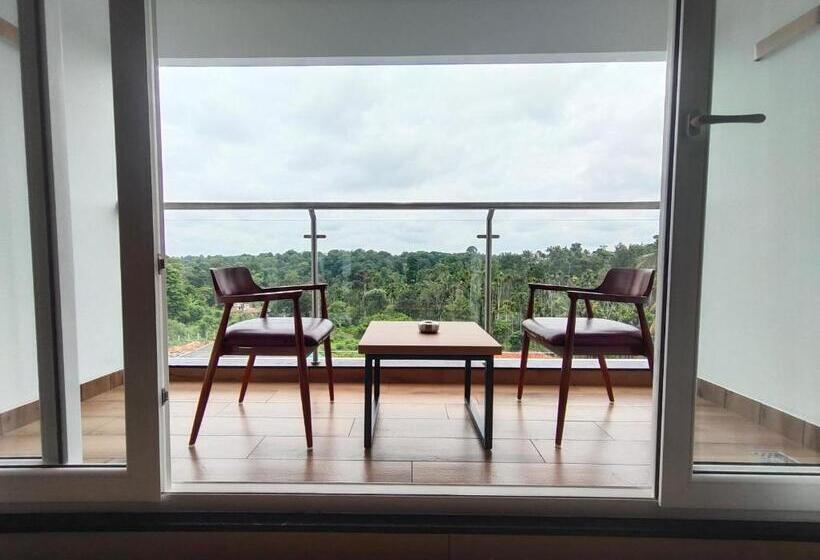 带阳台套房, Saffron Wayanad