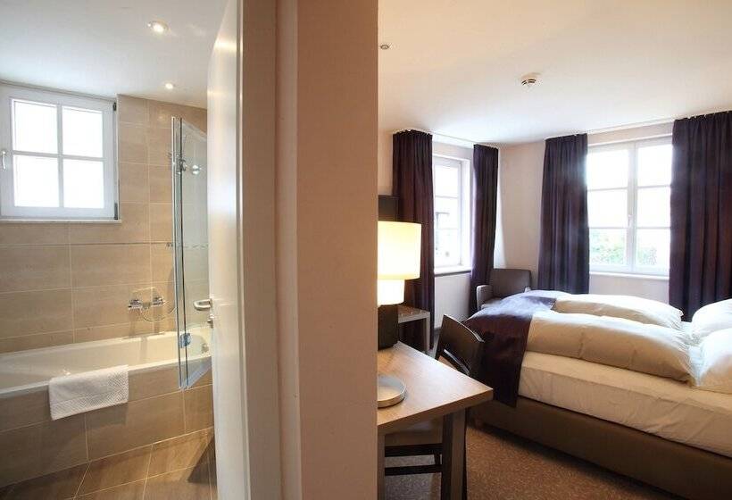 Номер Стандарт, Mainchateau