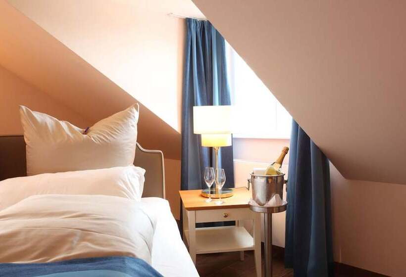 Номер Стандарт, Mainchateau