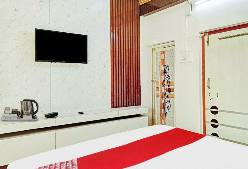 트리플 클래식 룸, Flagship Hotel Om Shanti Inn